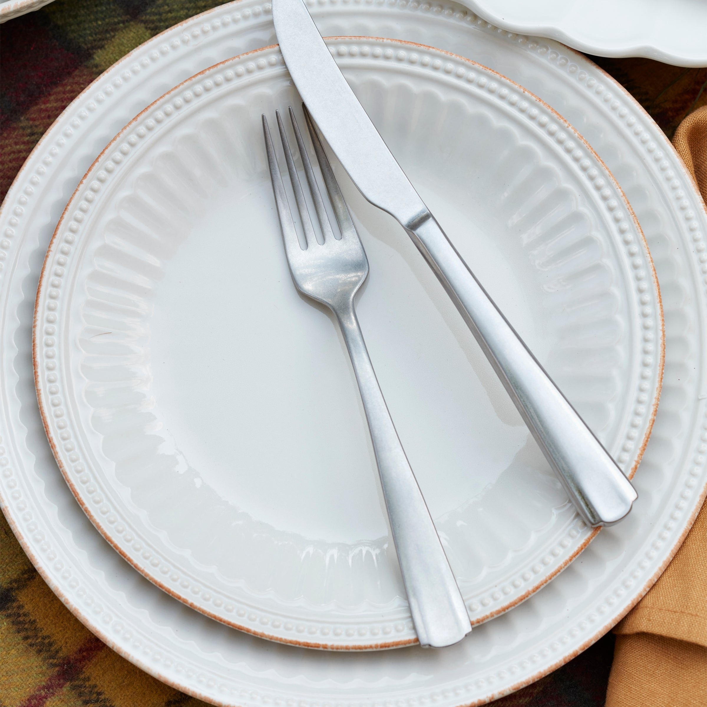 French Perle Groove 18-Piece Dinnerware Set